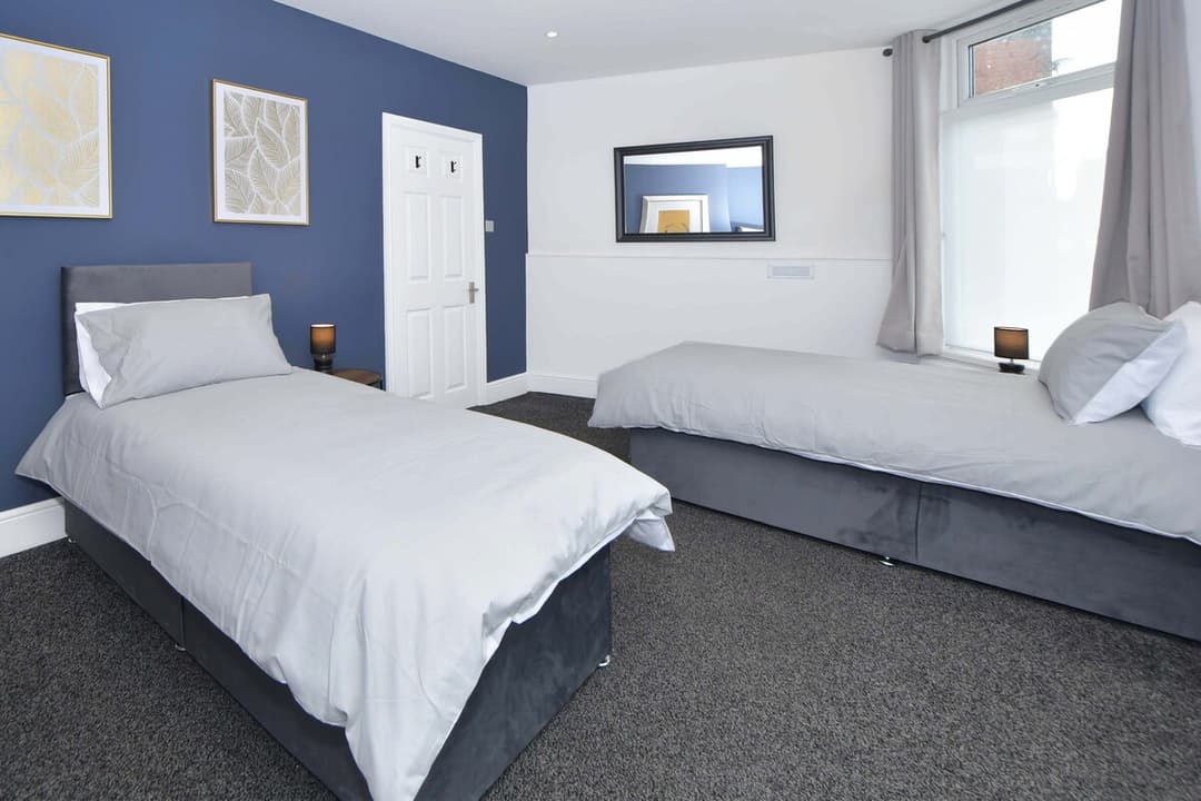 Spacious 3 Bedroom Modern House In Cheshire East - View 36
