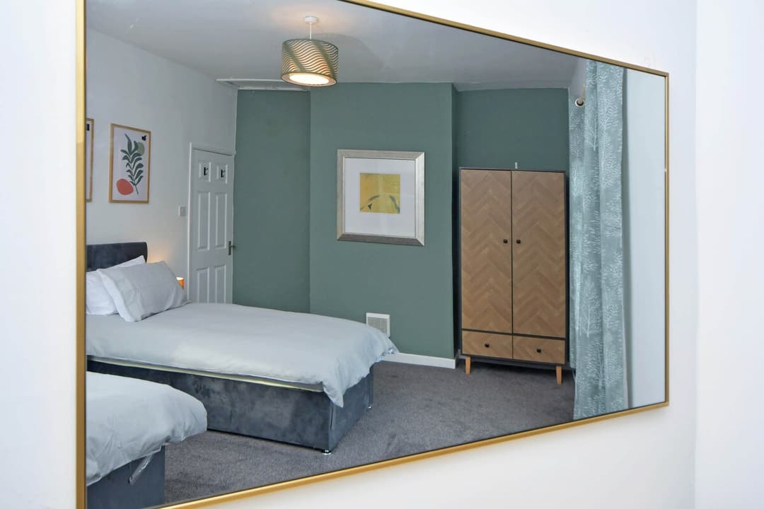 Spacious 3 Bedroom Modern House In Cheshire East - View 37