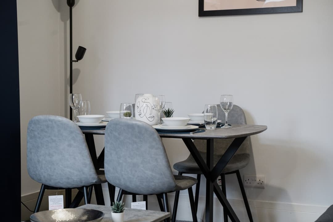 Modern 4 Bedroom House In Crewe | Ideal For Contractors - View 37