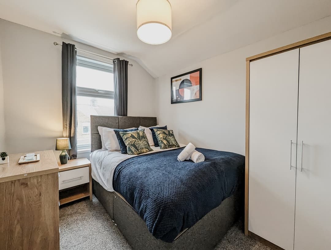 Modern 4 Bedroom House In Crewe | Ideal For Contractors - View 47