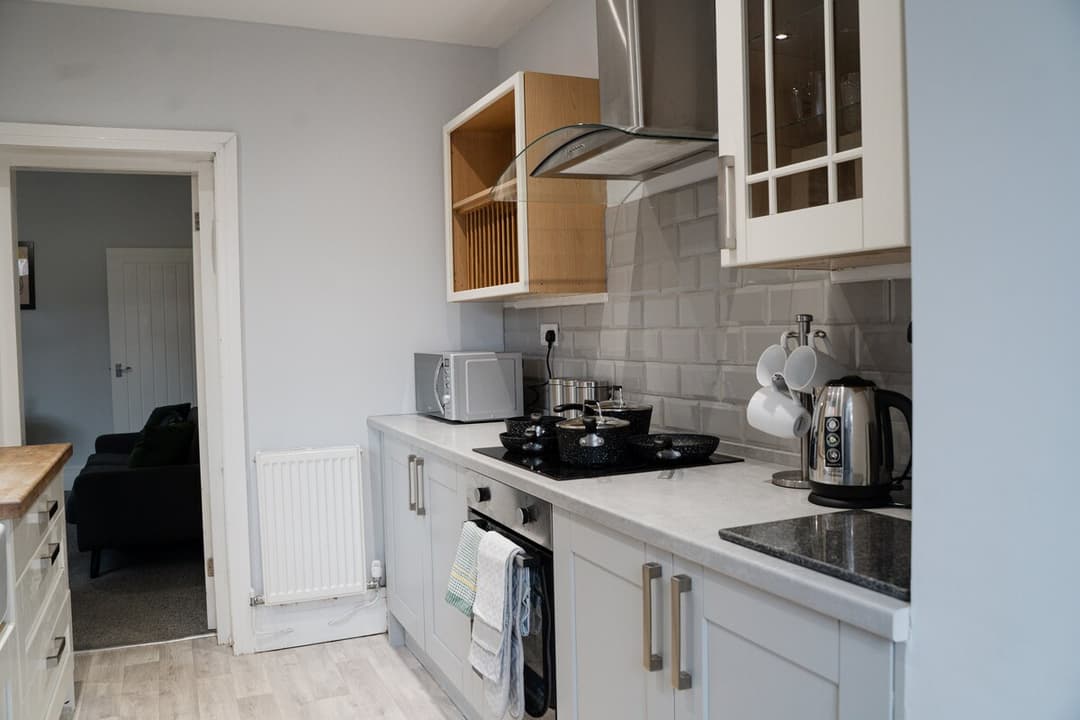 Modern 4 Bedroom House In Crewe | Ideal For Contractors - View 60