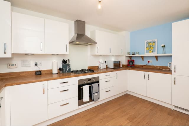  Marston 4 Bedroom House | 2.5 Baths (free Parking) - View 1