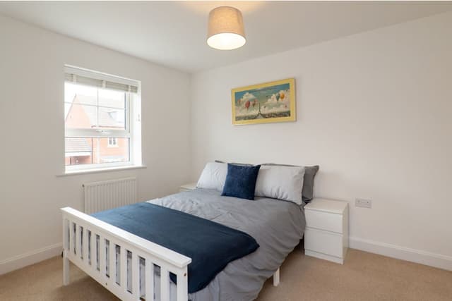  Marston 4 Bedroom House | 2.5 Baths (free Parking) - View 4