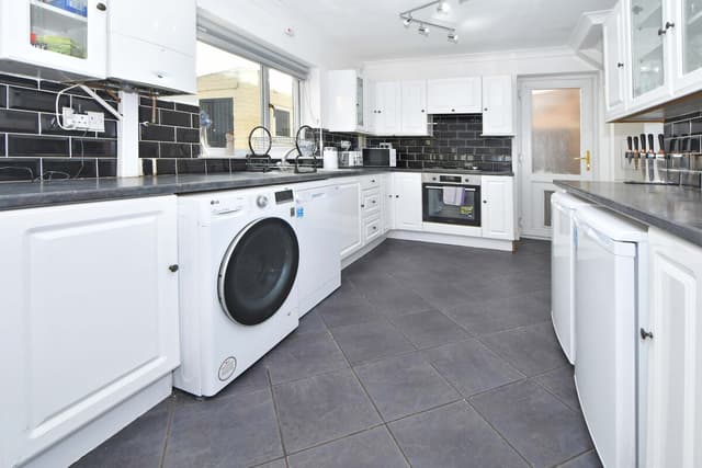 Entire 3 Bedroom Modern Home In Crewe - View 1
