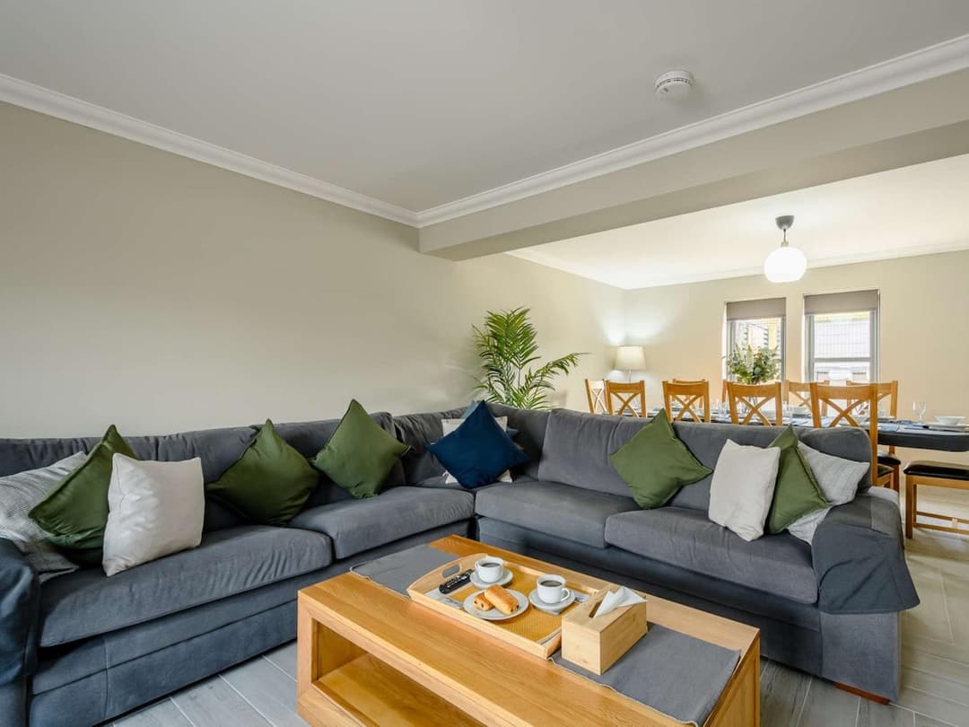 4 Bedroom Newbuild Holiday Home Near Balloch And Loch Lomond - View 2