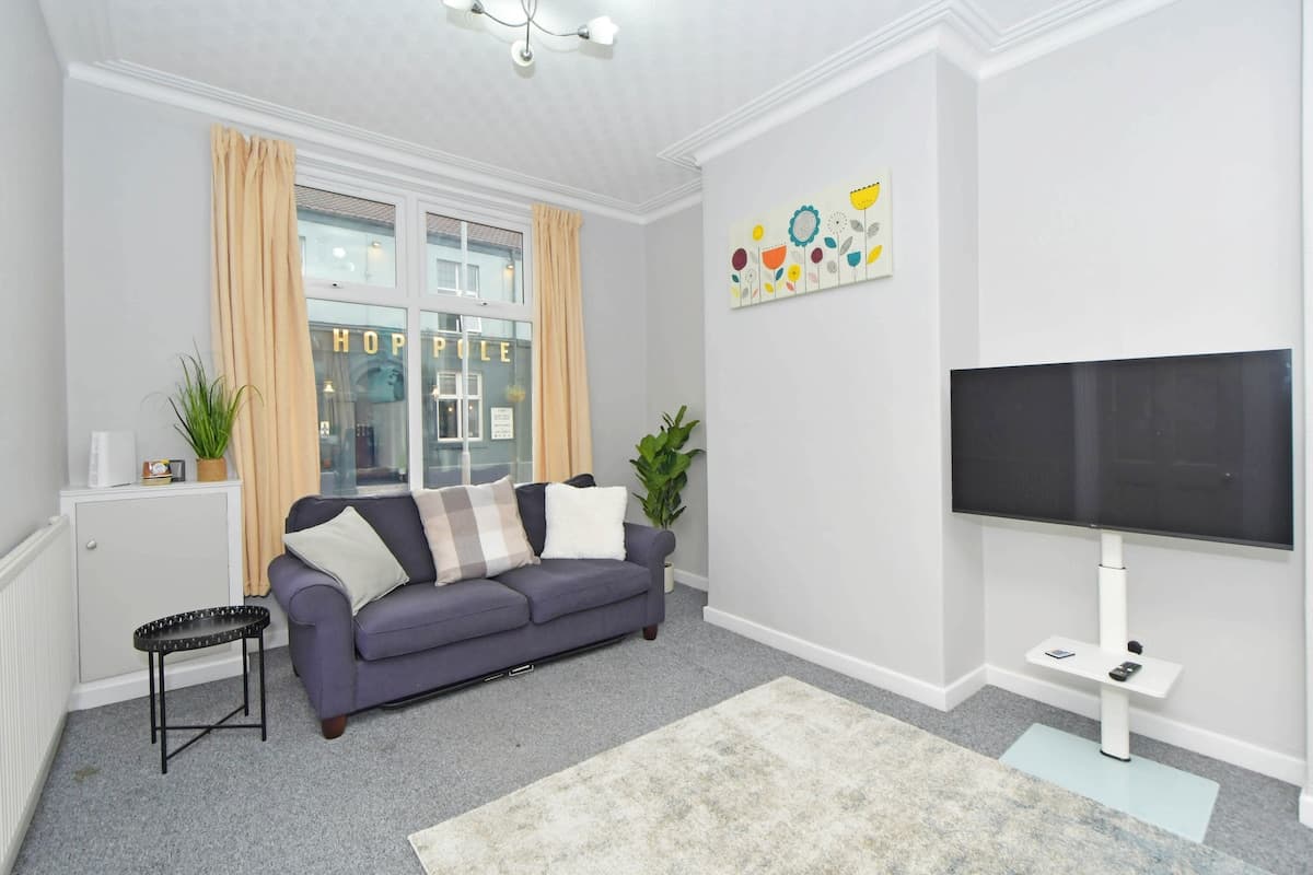 2 Bedroom House