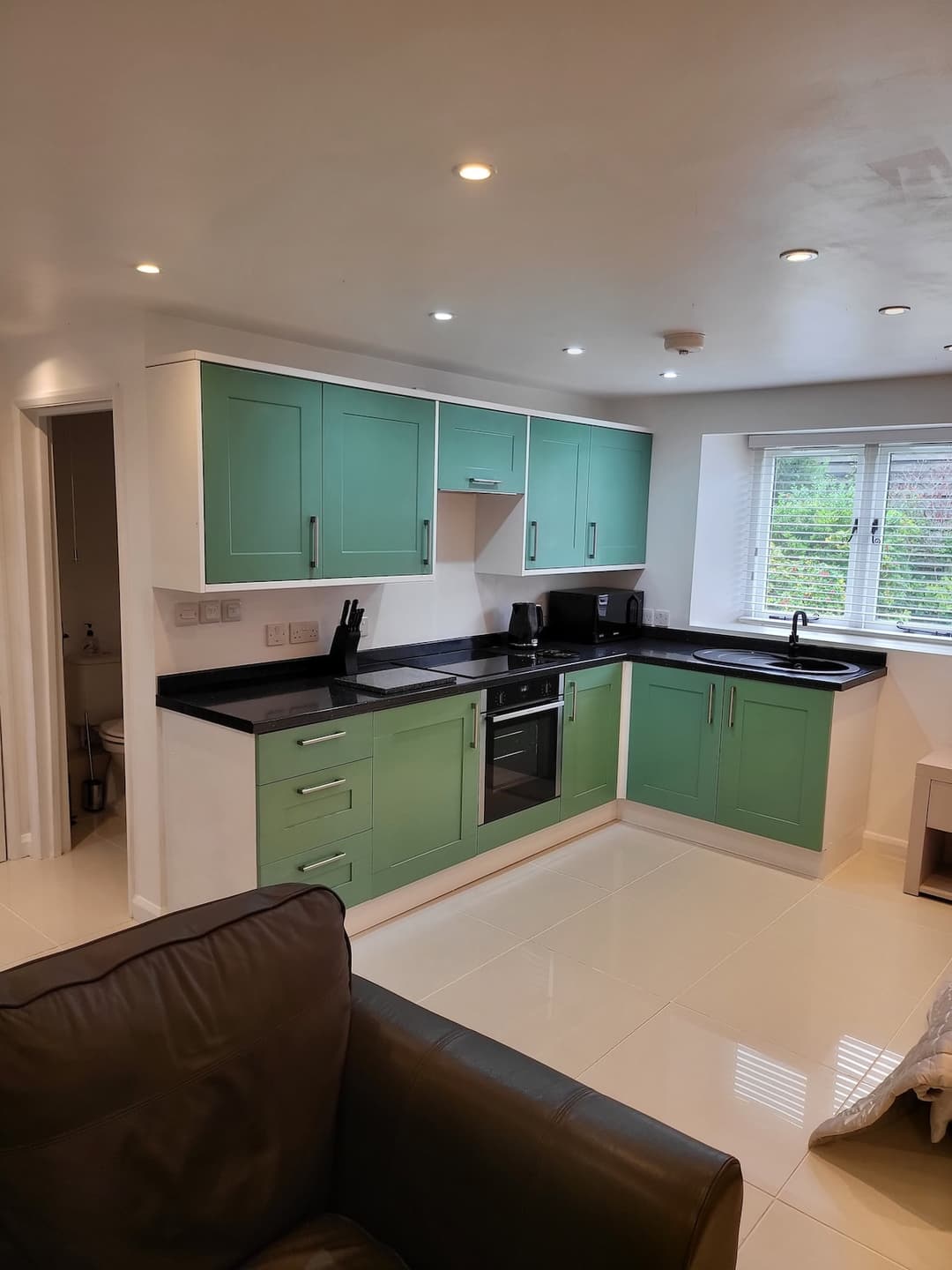 Beautiful One Bed Studio Flat (dog friendly) - View 2