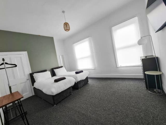 4 Br Ideal For Contractors |parking|wifi|snookertable  - View 1