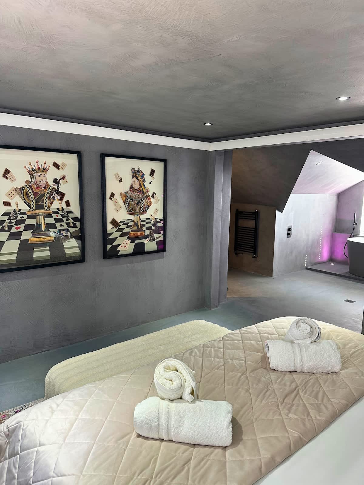 Luxury 5-bed - With Secure Gated Parking For 6 Vehicles - View 5