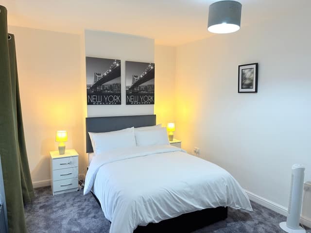 Free Parking, Fast Wi-fi, Self Check In House Near City Centre - View 2