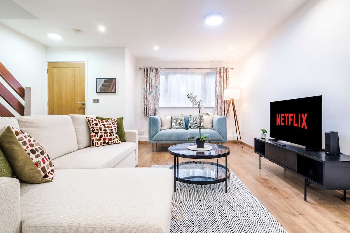 3 BDR House–Contractors–LongStays–15mins to London