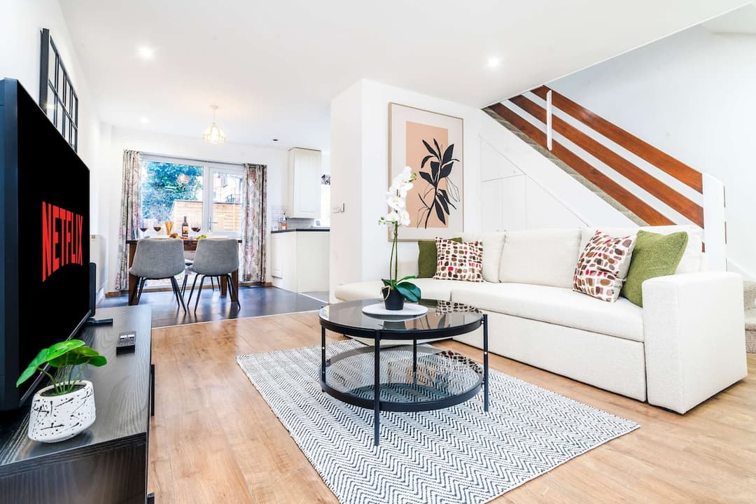 3 BDR House–Contractors–LongStays–15mins to London - View 5