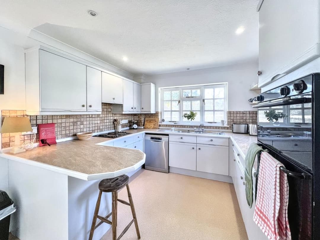 Tranquil 2-Bed Nature Cottage with Free Parking - View 2