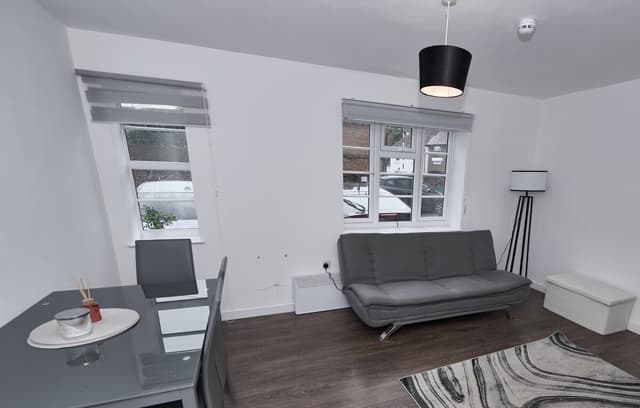 Apartment in Buckinghamshire with Secured Parking - View 1
