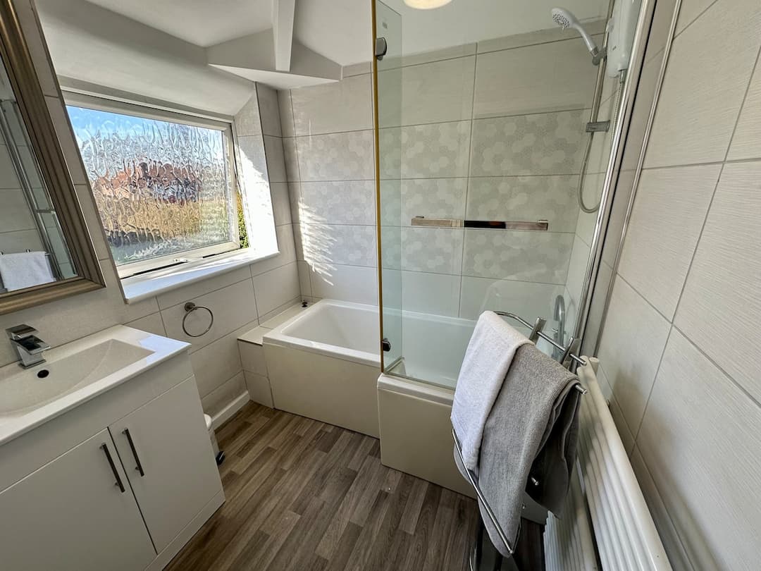 Family-Friendly 3BR  | Garden + Double Driveway - View 12