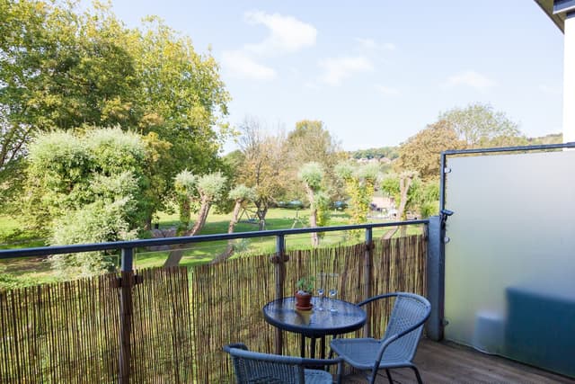 Large Balcony, 2 Bedroom, 2 Bathroom Apartment | Wycombe - View 1