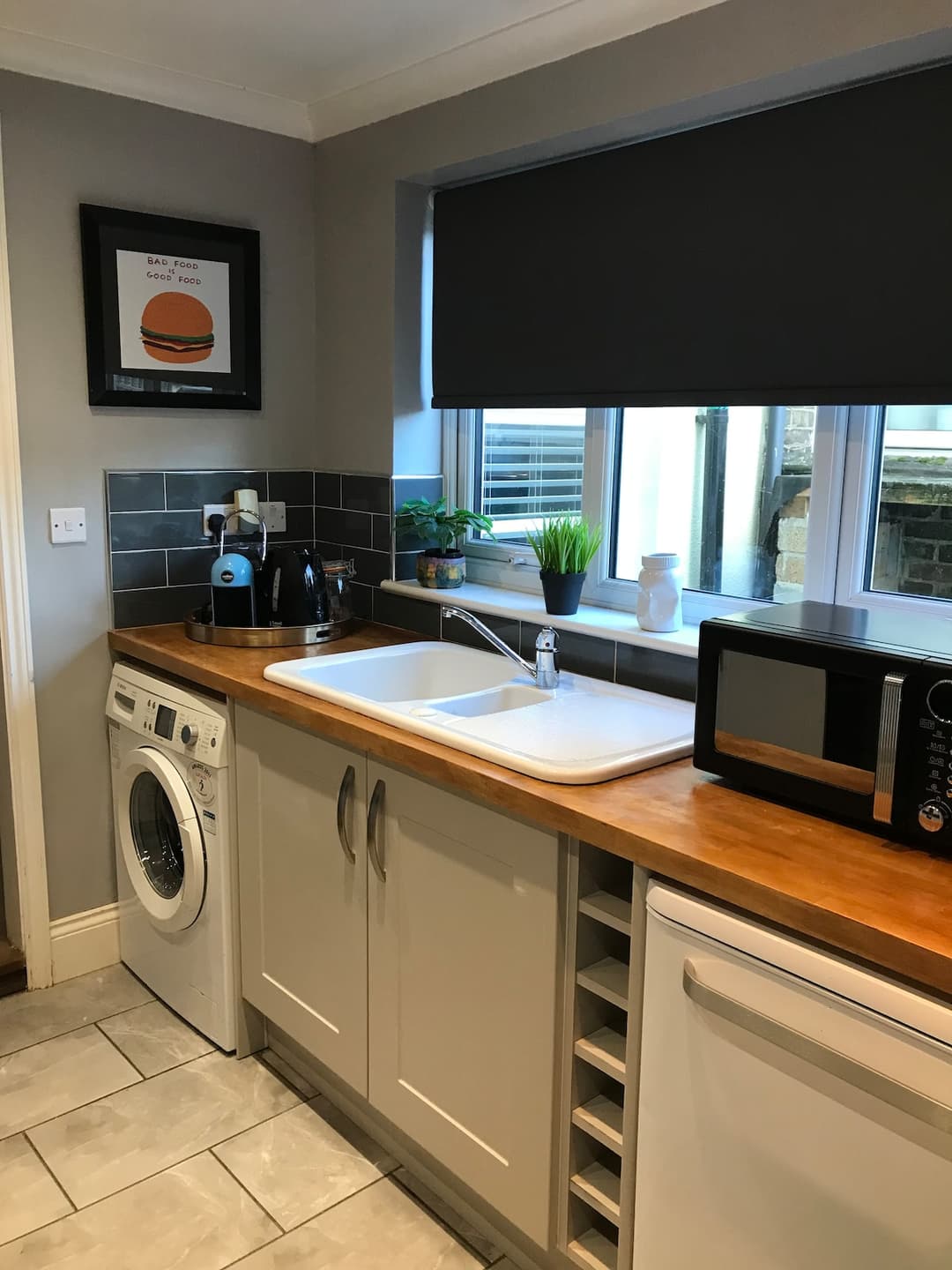 Spacious 3 Bedroom House On A Quiet Side Street 5 Minutes Walk From The Beach  - View 2