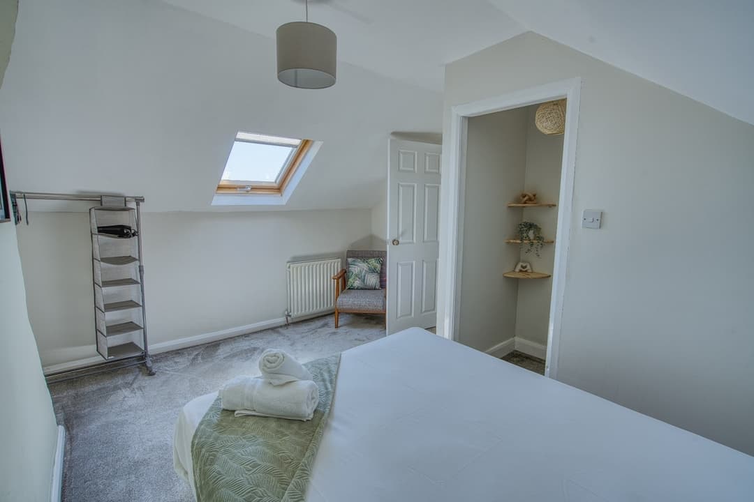 5 Bedroom Home | Durham | Your Home From Home - View 5