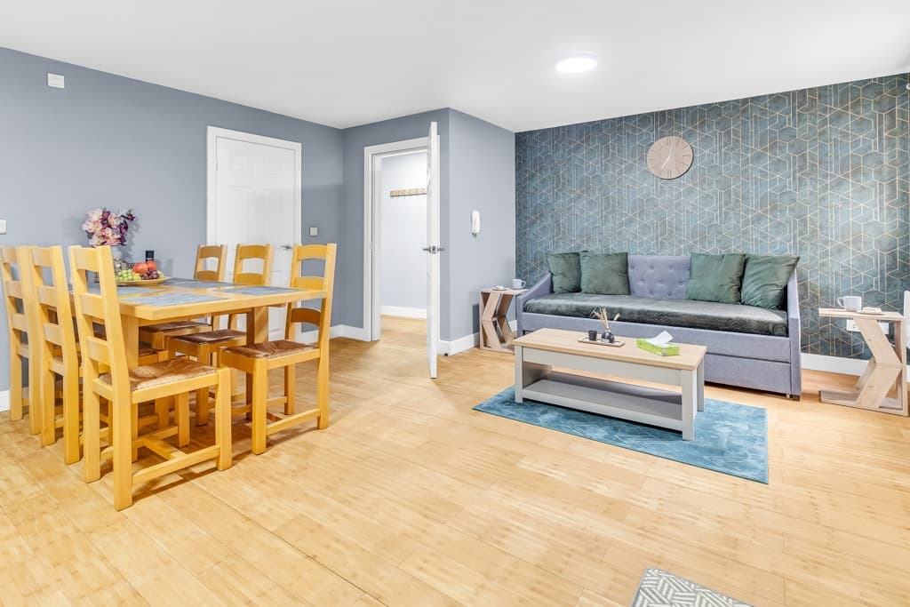 2 Bedroom Apartment In West Bromwich Birmingham