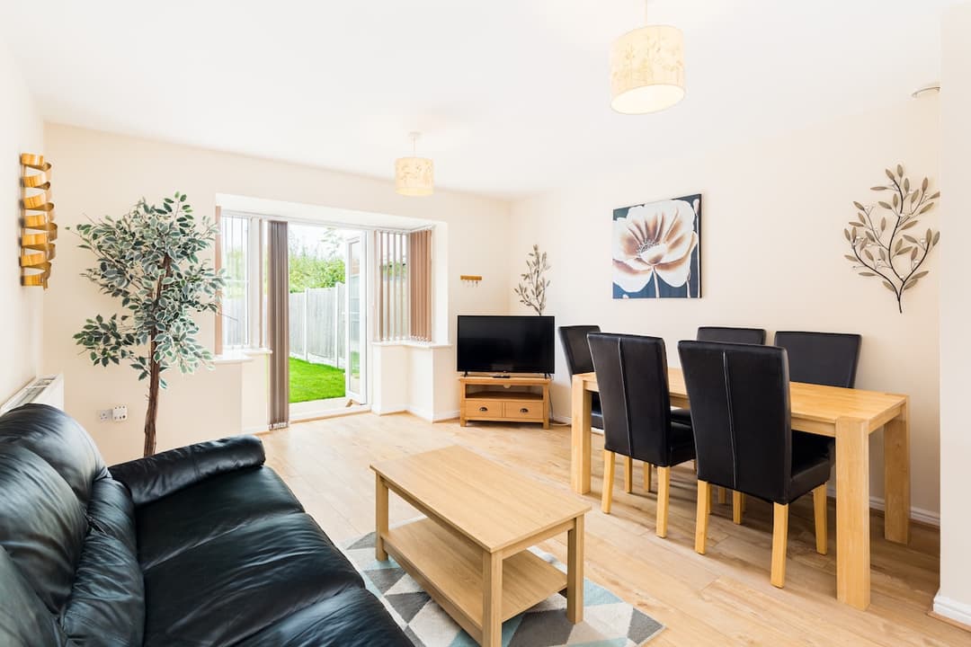 Great 4 Bed House In Black Country       - View 1