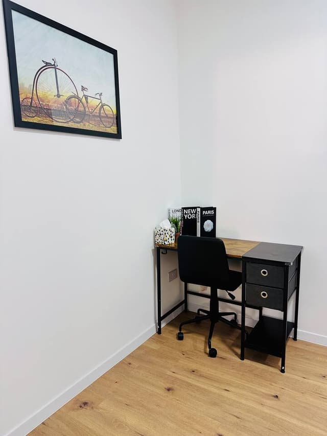 2 Bedroom Apartment + Outdoor Dining + Free Parking + Central - View 3