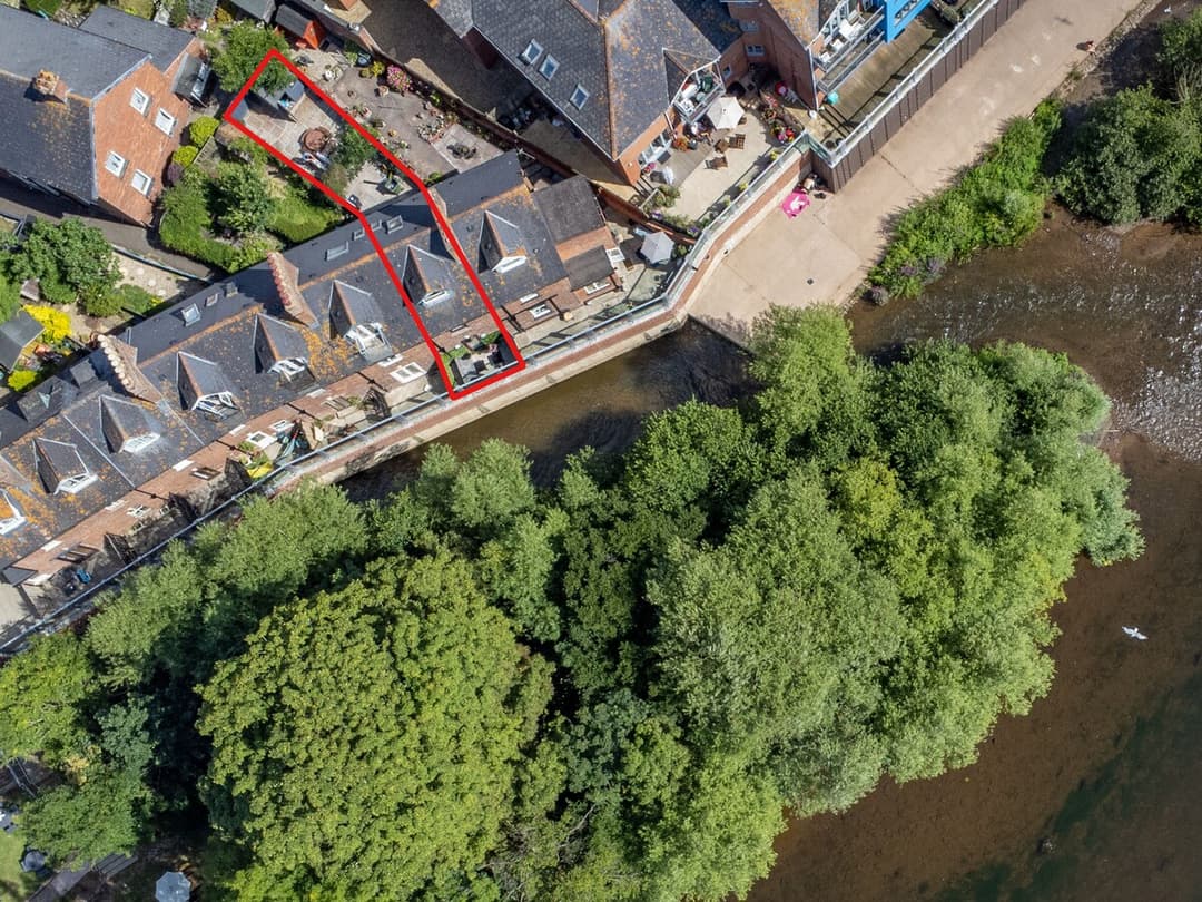 2 Bedroom Riverside Cottage | Exeter - View 5