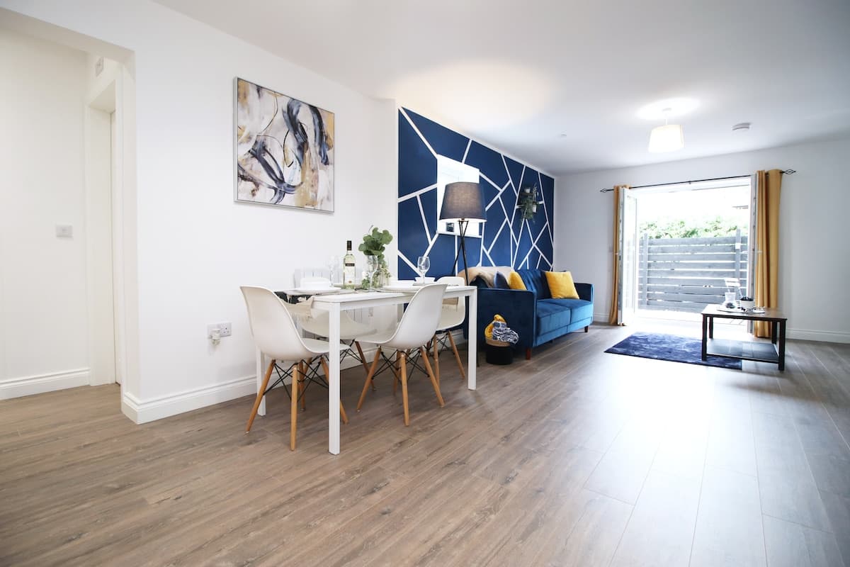 2 Bedroom Apartment Central Cardiff | Parking