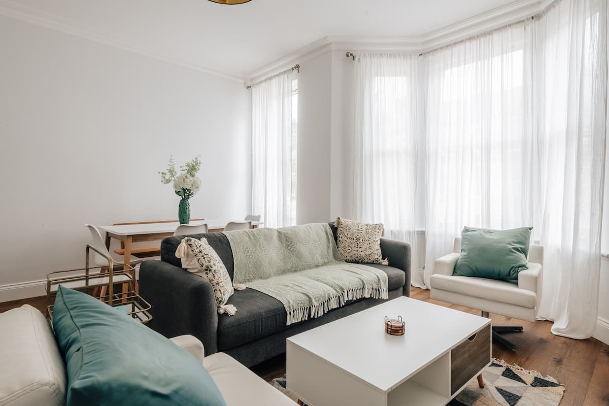 Modern 4-bed Home Near Paddington - Wifi