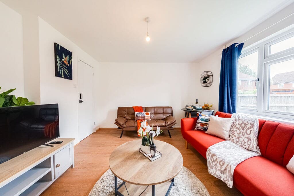 Modern Apartment Near City Airport & Excel London- Ideal For Workers And Contractors - View 1