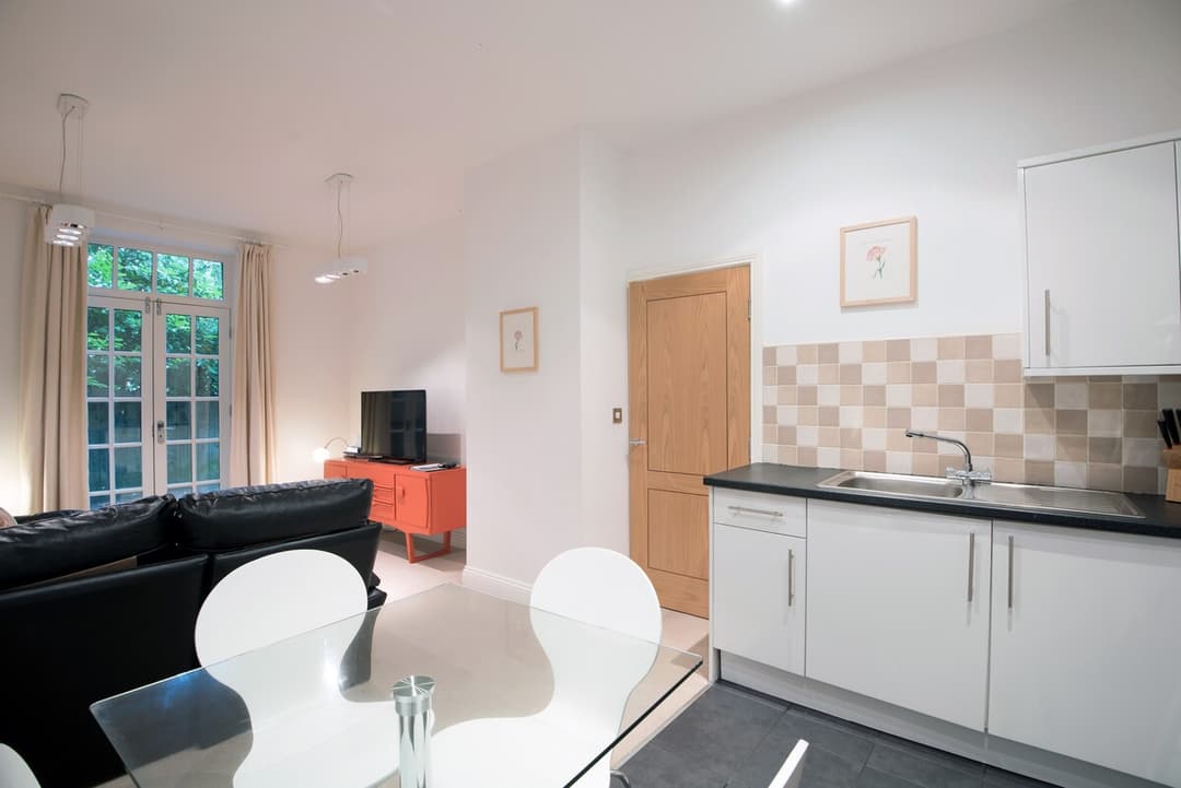 Luxury 2 Bedroom Apartment 2 | Durham | Parking - View 3