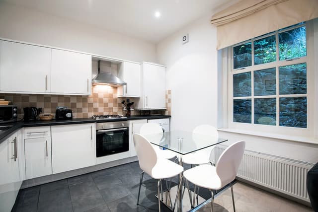 Luxury 2 Bedroom Apartment 2 | Durham | Parking - View 4