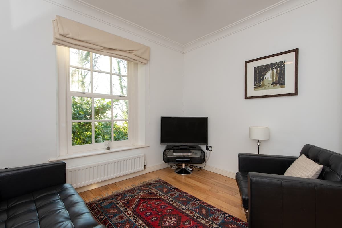 Luxury 2 Bedroom Apartment 4 | Durham | Parking