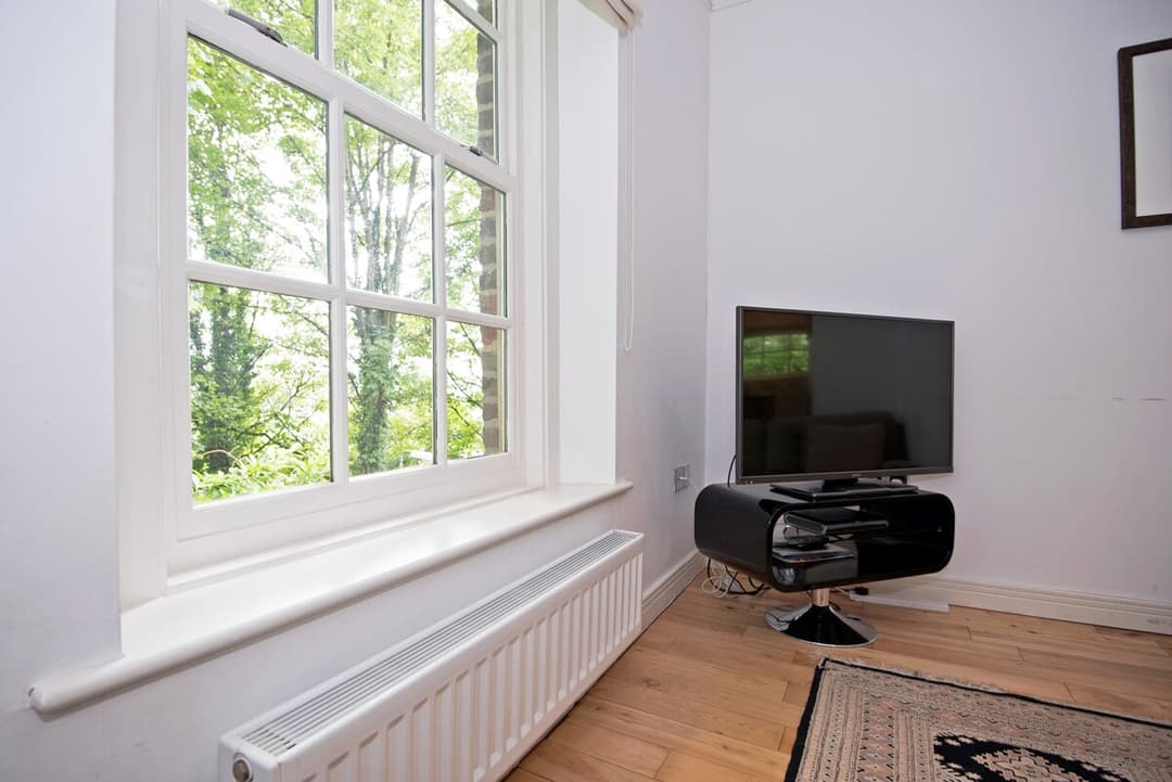 Luxury 2 Bedroom Apartment 4 | Durham | Parking - View 5