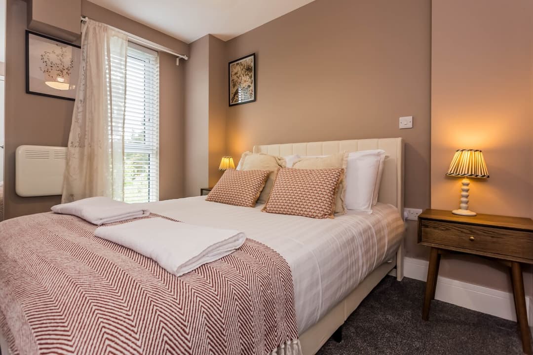 Modern 2 Bedroom Apartment | Parking | Washington - View 2