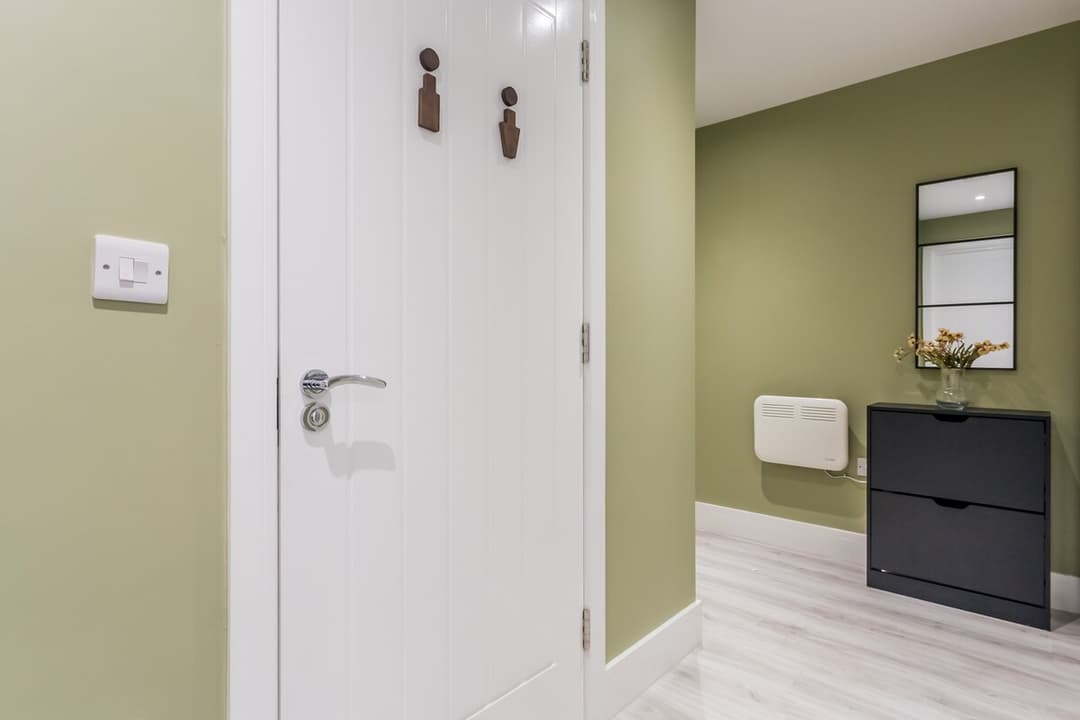 Modern 2 Bedroom Apartment | Parking | Washington - View 3