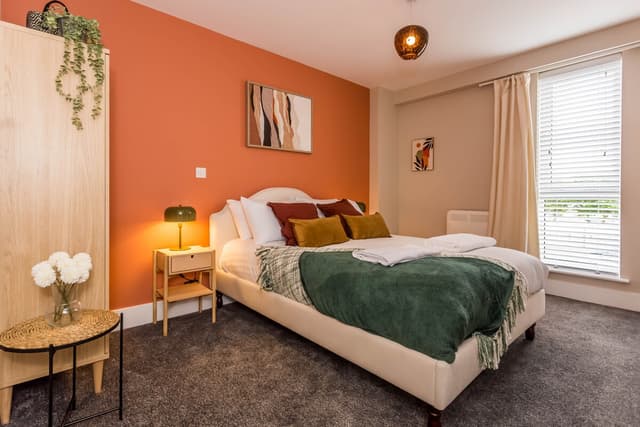 Modern 2 Bedroom Apartment | Parking | Washington - View 2