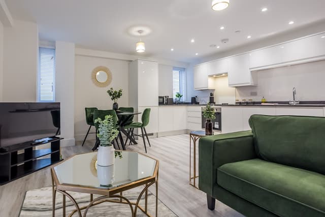Modern 2 Bedroom Apartment | Parking | Washington - View 4