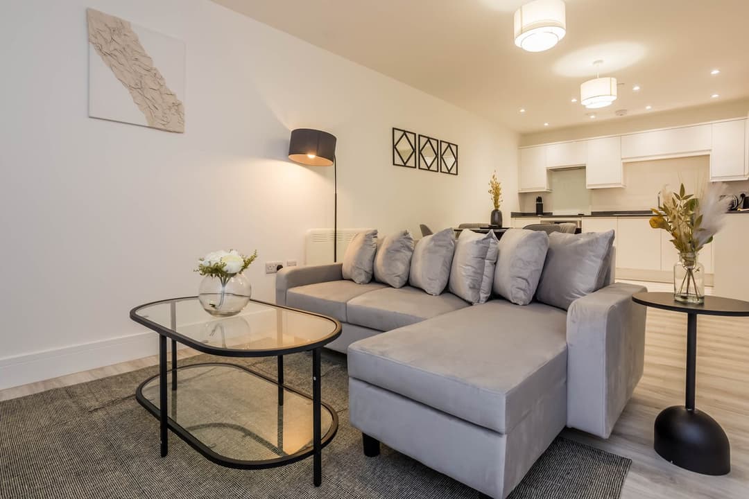 Modern 2 Bedroom Apartment | Parking | Washington - View 5