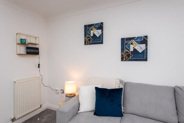 4 Bedroom Townhouse | Parking | Durham - View 3