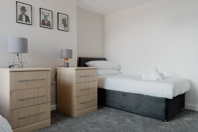 Entire 3 Bedroom Home In Cheshire East, United Kingdom - View 3
