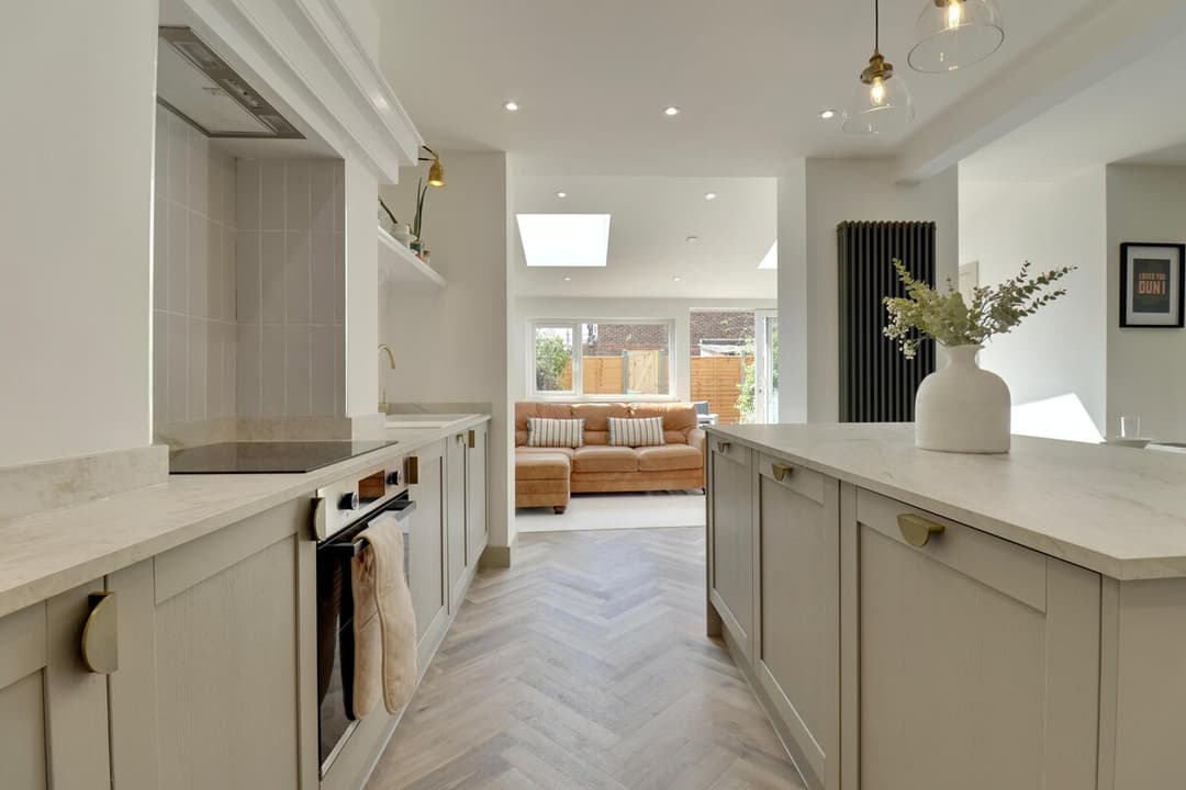 Beautifully Refurbed Cosy Four Bed Home With Double Parking And Ev Car Charging - View 4