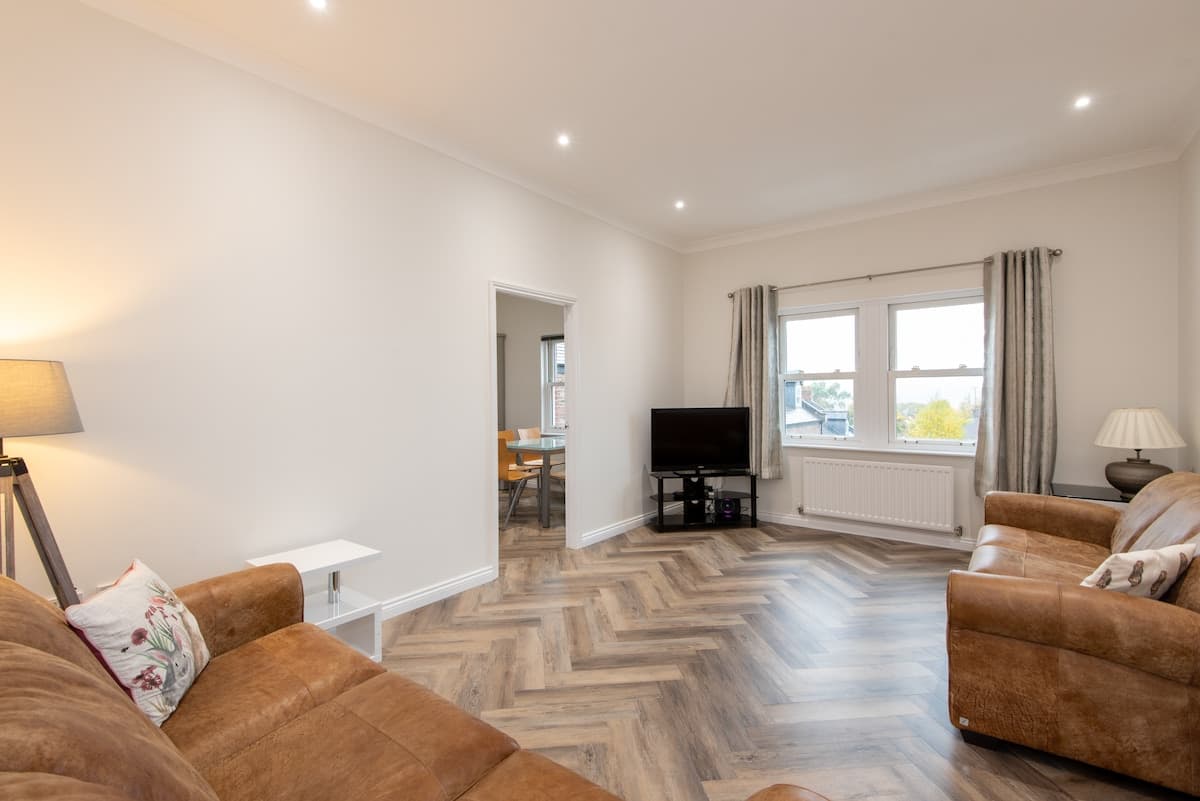 2 Bedroom Apartment | Parking
