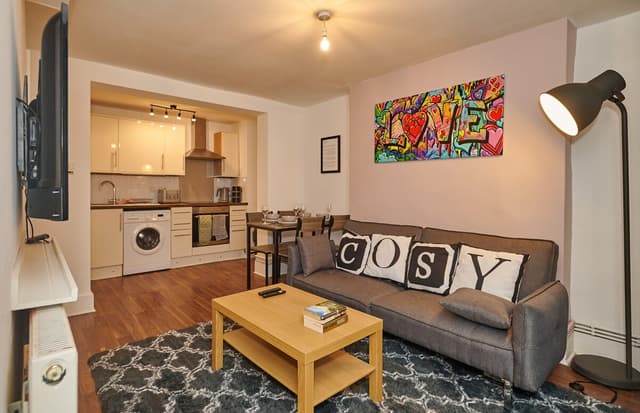 1 Bedroom Apartment Comfort By The Sea. Your Home From Home - View 1