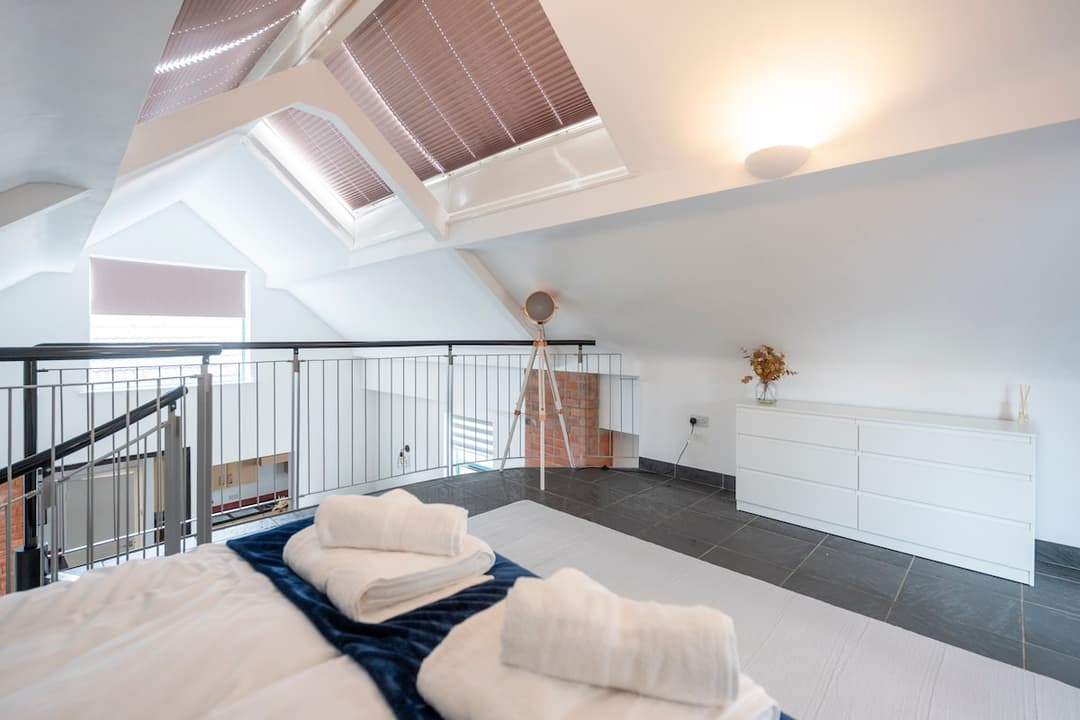 City apt ideal for contractors & weekend stays - View 6
