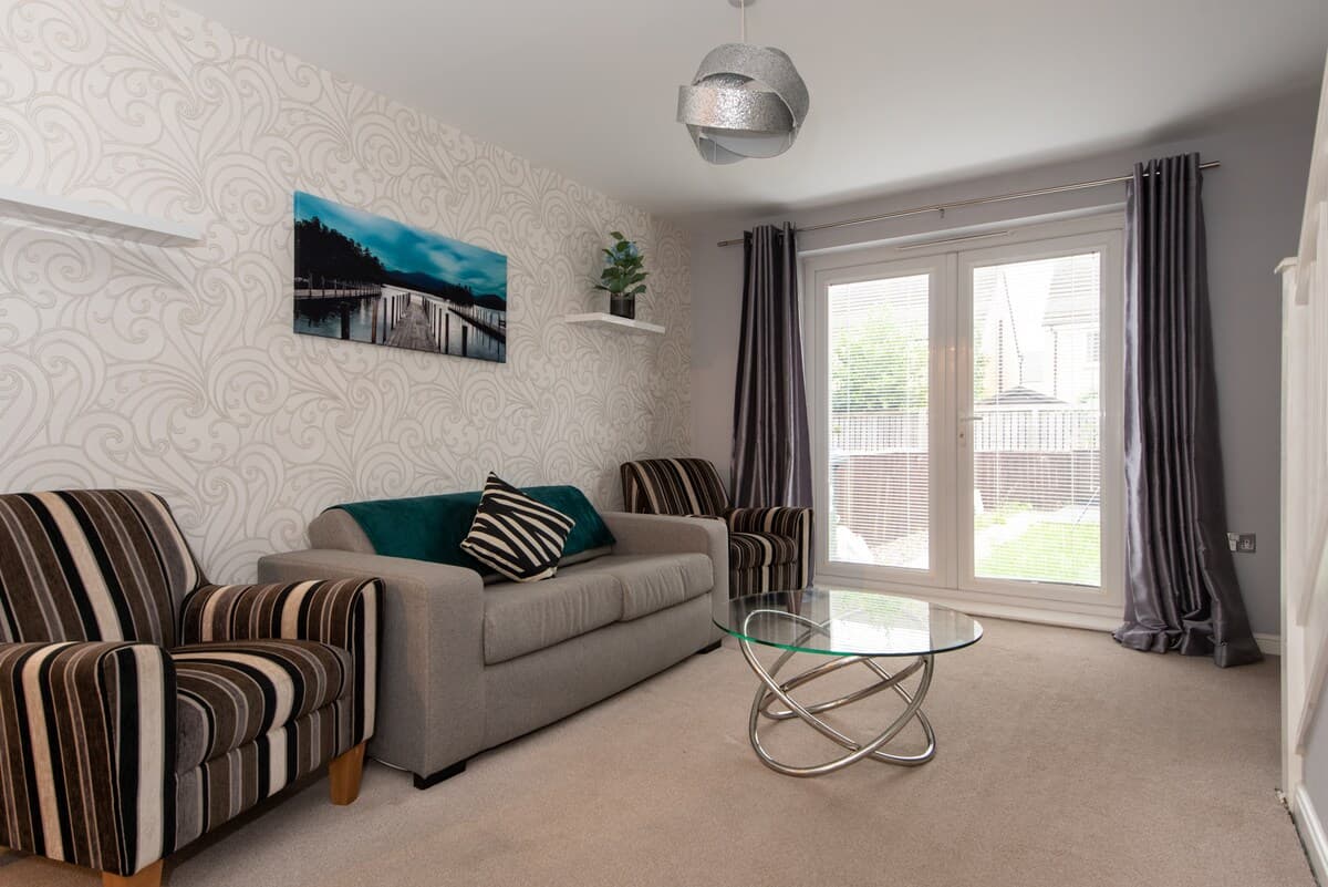 2 Bedroom House | Parking | Durham