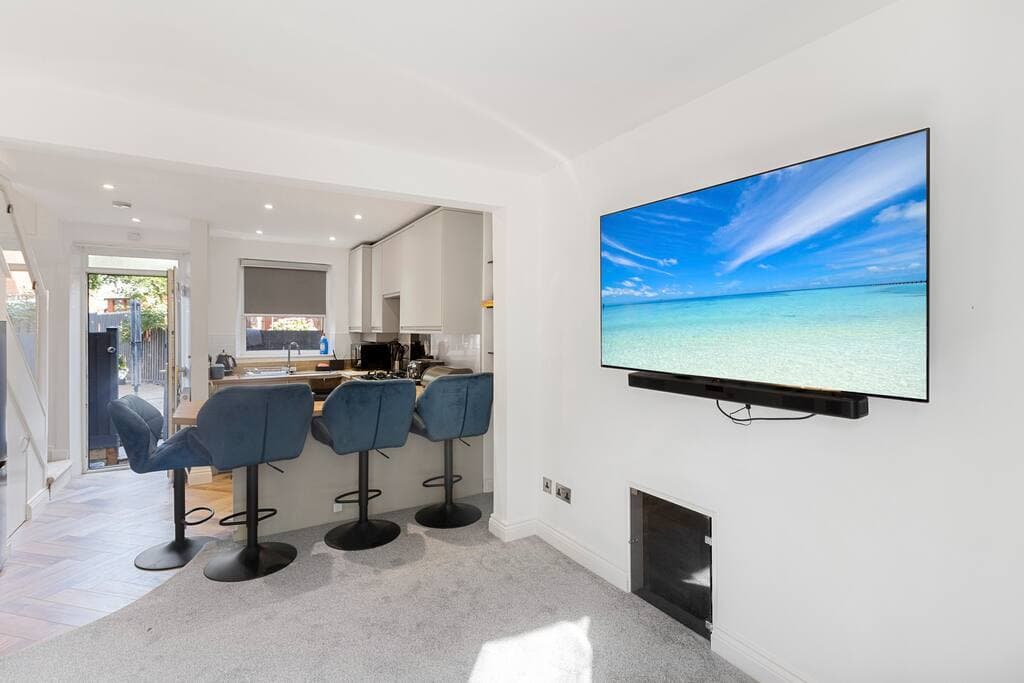  3 Bedroom Waterfront Cottage | Exeter 