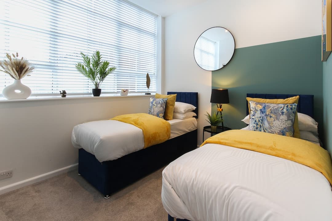 1 Bedroom Apartment | Brighton - View 2