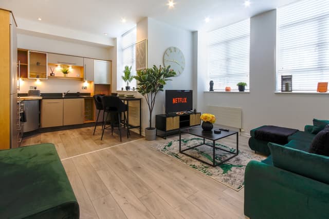 1 Bedroom Apartment | Brighton - View 2