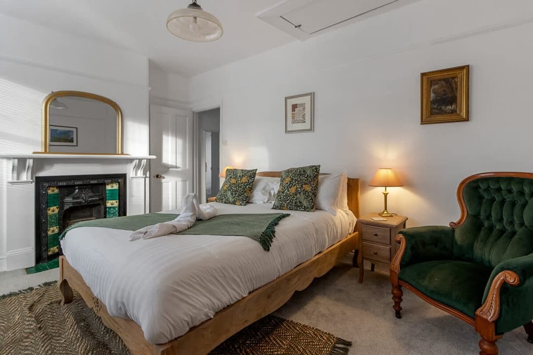 Exeter | 2 Bedroom House | Near Train Station - View 3