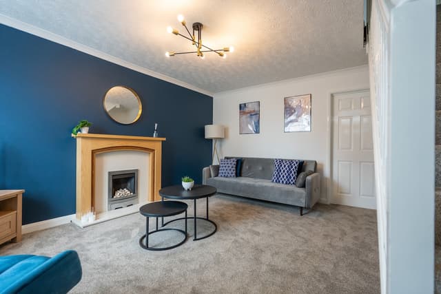 2 Bed Cottage Ideal For Contractors & W/end Stays   - View 1